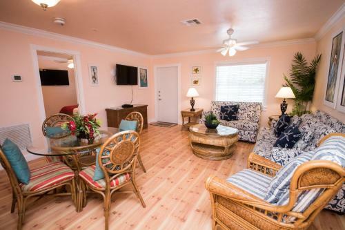 Hotel Tropic Isle At Anna Maria Island Inn