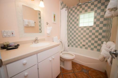 Hotel Tropic Isle At Anna Maria Island Inn