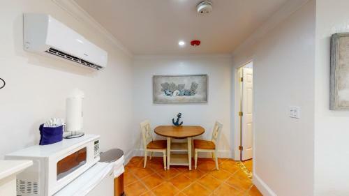 Hotel Tropic Isle At Anna Maria Island Inn