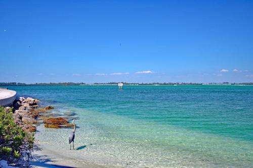 Paradise Beach - West 2414