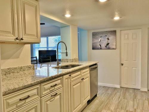 Beach Bungalow 2204 Unit A
