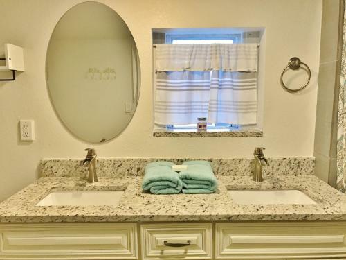 Beach Bungalow 2204 Unit A