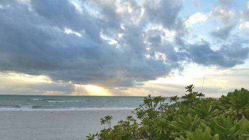 Beach Bungalow 2204 Unit A