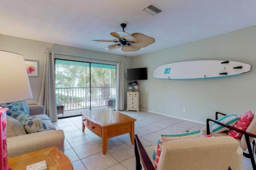 Pelican Cove 6