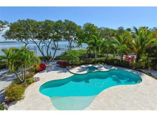 Dockside Darling Home