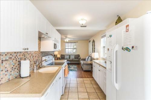 Violetta Cottage Home