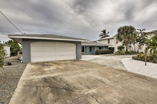 Canal Front Bradenton Home - 2 Miles To Beach