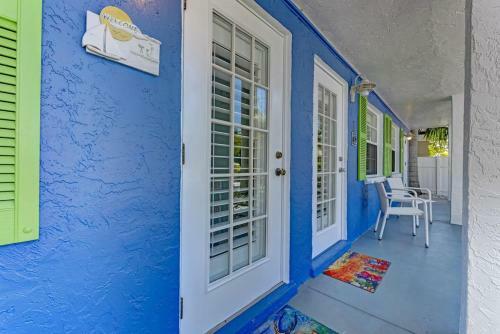 Perfect Beach Retreat Pool Condo Located Between The Marina And Beach