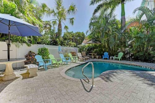 Perfect Beach Retreat Pool Condo Located Between The Marina And Beach