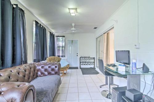Pet-friendly Gulf Getaway - 10 Mi To Beaches!