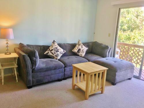 Beach Bungalow - East 2205