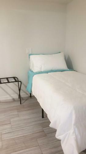 Beach Bungalow - 2204 Unit B