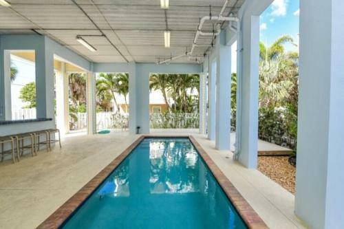 102 6th St S- Upstairs Home