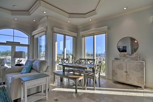 Townhome Located 200 Steps To A Locals-only Beach!