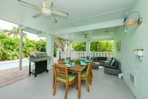 Bimini Breeze By Ami Locals