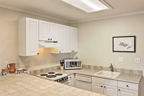 Apartamento Spanish-style Studio With Pool - Walk To Cocoa Beach