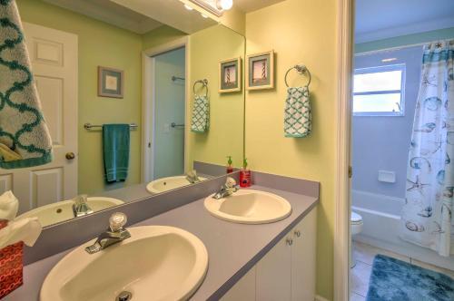 Canal Front Cape Coral House With Private Pool And Dock