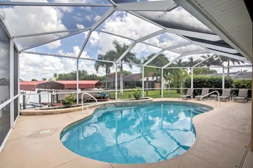 Lakefront Gulf Breeze Villa With Dock And Private Pool