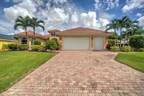 Lakefront Gulf Breeze Villa With Dock And Private Pool