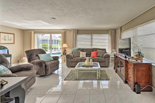Canalfront Cape Coral Haven With Pool And Dock!