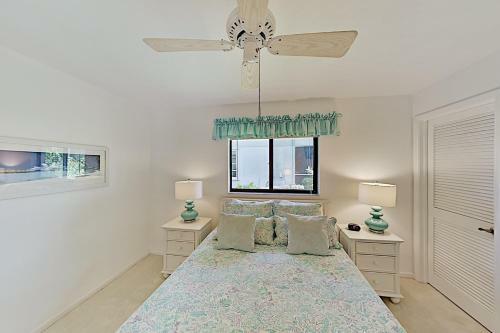 Gorgeous Canal Getaway With Pool & Private Dock Home