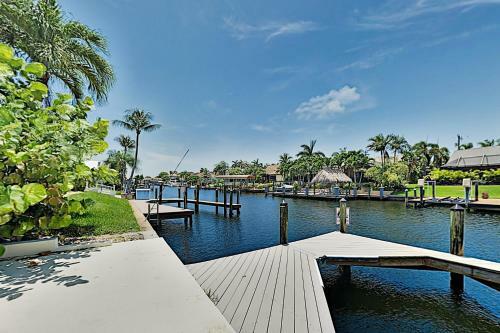 Gorgeous Canal Getaway With Pool & Private Dock Home