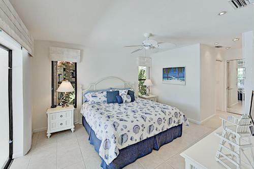 Gorgeous Canal Getaway With Pool & Private Dock Home