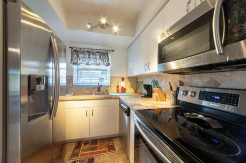 Gulf Access #d 2-bedroom W/ Heated Pool
