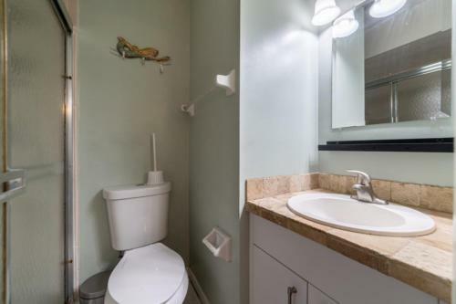 Gulf Access #d 2-bedroom W/ Heated Pool
