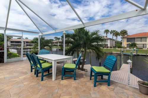 Gulf Access #d 2-bedroom W/ Heated Pool