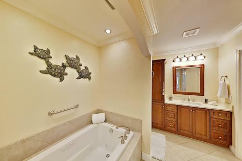 Canal-front Cape Coral Oasis With Private Pool Home