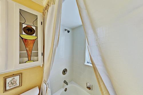 Canal-front Escape - Heated Pool, Spa, Gulf Access Home
