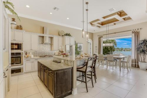 Exceptional Vacation Home In Cape Coral Home