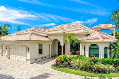 Exceptional Vacation Home In Cape Coral Home