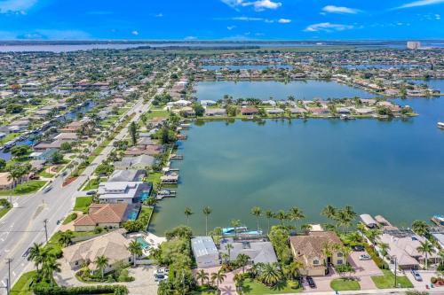 Exceptional Vacation Home In Cape Coral Home