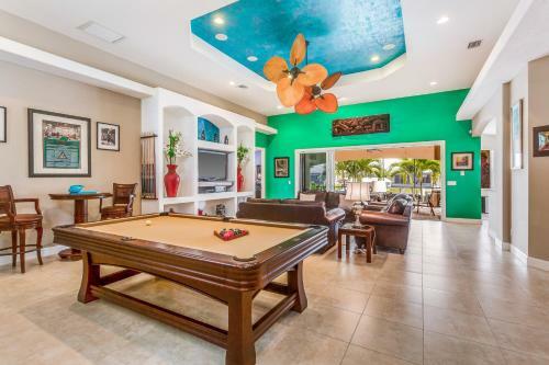 4 Bed 4 Bath Apartment In Cape Coral