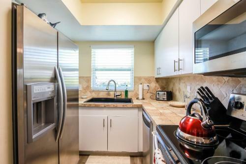 Gulf Access #b 2-bedroom W/ Heated Pool