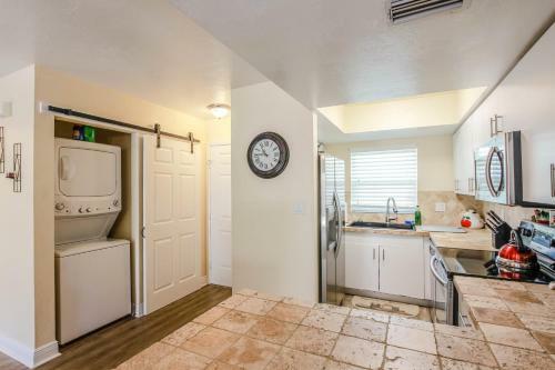 Gulf Access #b 2-bedroom W/ Heated Pool
