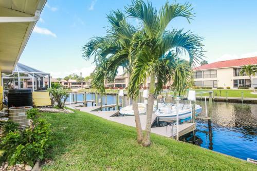 Gulf Access #c 2-bedroom W/ Heated Pool