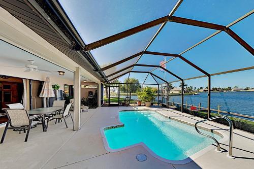 Large Lakefront Oasis With Private Pool & Dock Home