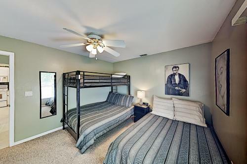 Waterfront Oasis - Private Caged Pool, Spa & Dock Home