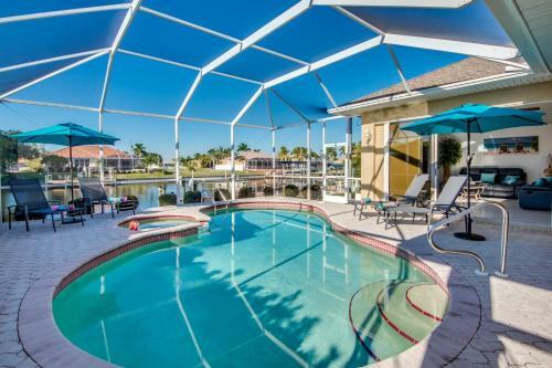 Flamingo Dream Vacation Villa