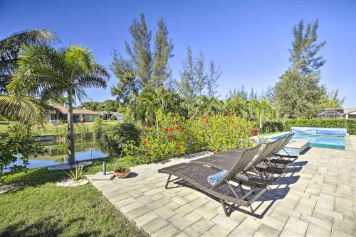 Villa Elegant Canalfront Escape - Near Golf Courses