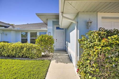 Villa Elegant Canalfront Escape - Near Golf Courses