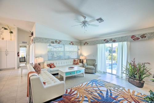 Villa Elegant Canalfront Escape - Near Golf Courses