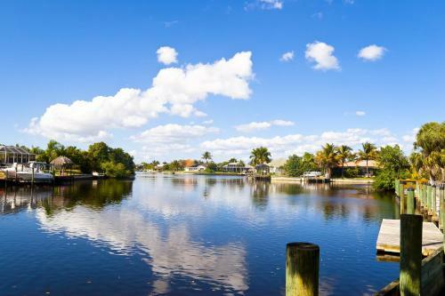 Apartamento Sandal - Canalfront Getaway - Pool, Screened Lanai Duplex