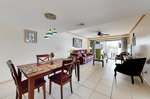 Apartamento Sandal - Canalfront Getaway - Pool, Screened Lanai Duplex