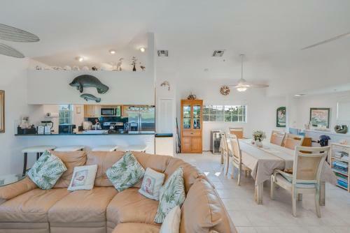 Manatee Haven - Upscale Beach View Home With Screened-in Pool, Spa And Elevator!