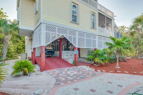 Manatee Haven - Upscale Beach View Home With Screened-in Pool, Spa And Elevator!