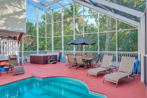 Manatee Haven - Upscale Beach View Home With Screened-in Pool, Spa And Elevator!